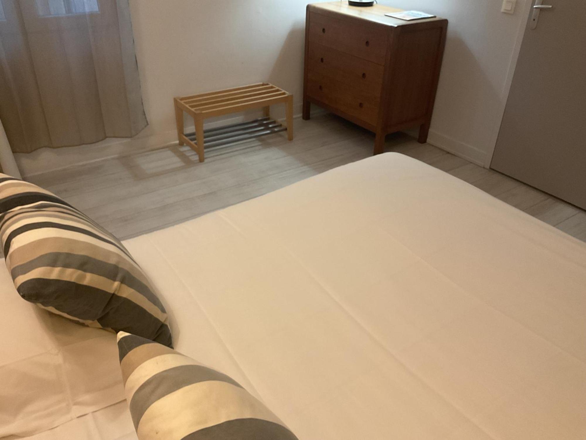 Des Falaises Hotel 2*
