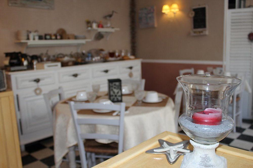 Des Falaises Hotel 2*